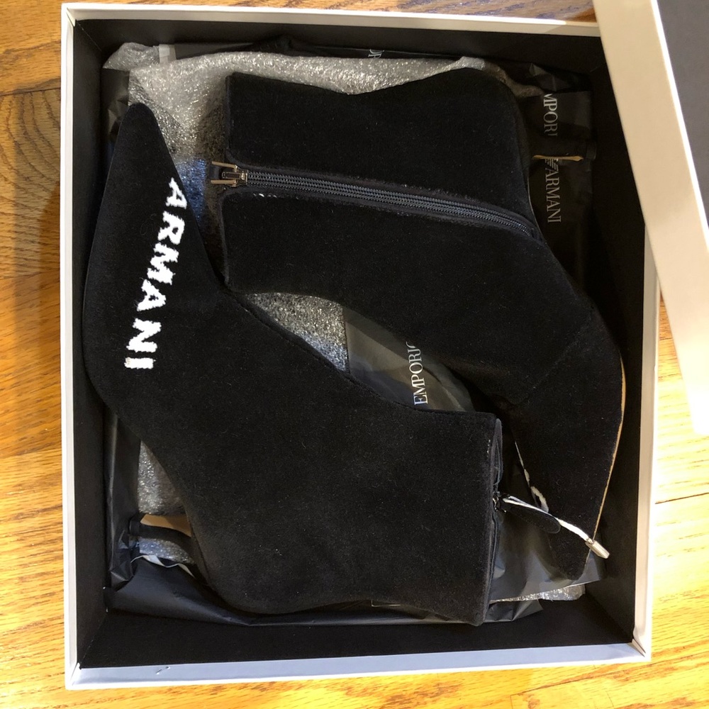 BRAND NEW Emporio Armani Ankle Boots